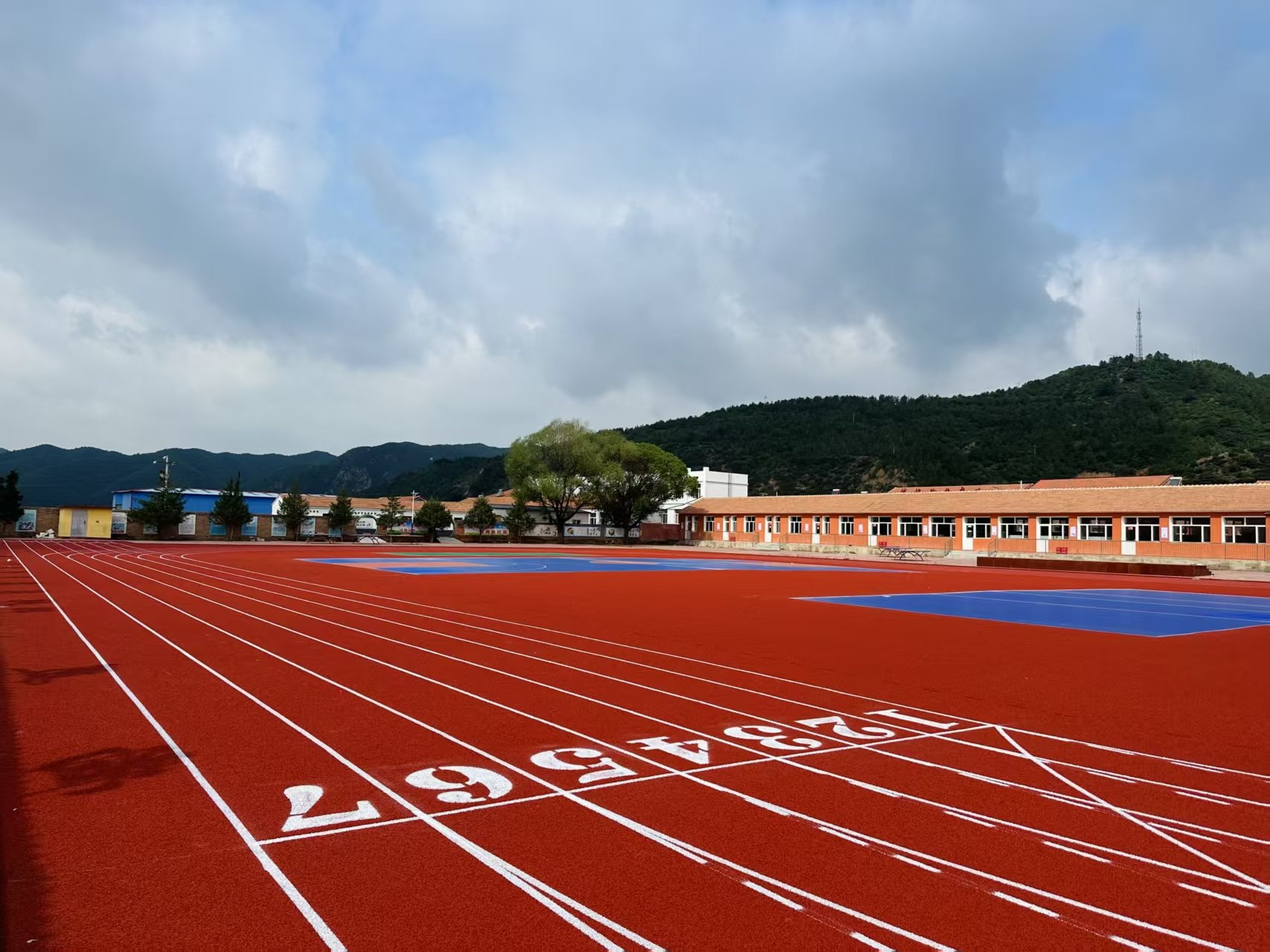 沈阳市自结纹塑胶跑道幼儿园塑胶跑道 - 哪里好